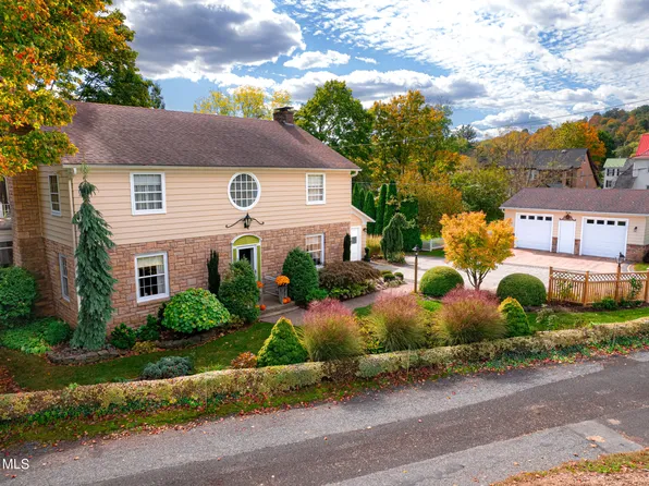 428 Grove Ln, Bedford, PA 15522