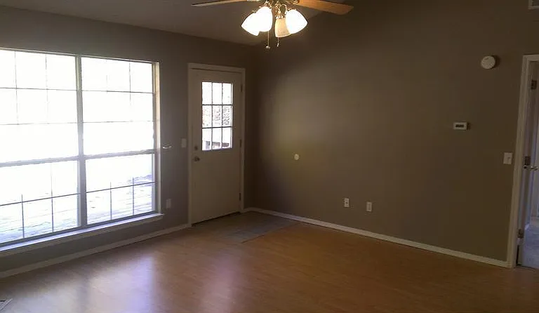 1505 Crescent St — Photo 14