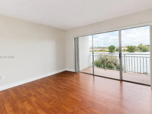 9363 Fontainebleau Blvd APT H205, Miami, FL 33172