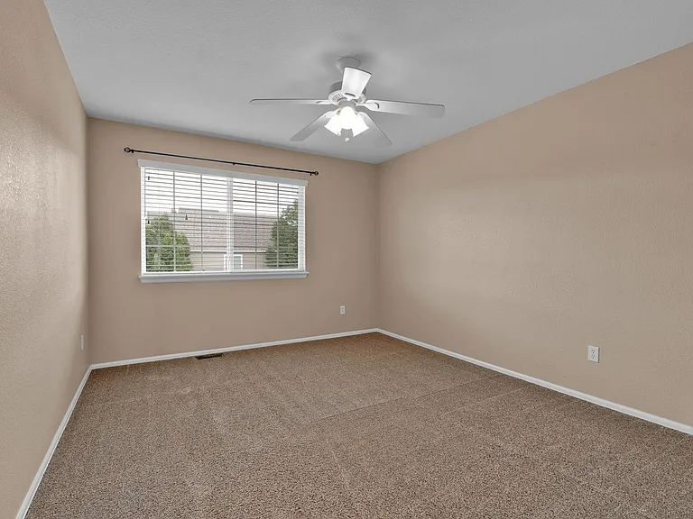 705 Witchhazel Ct — Photo 36
