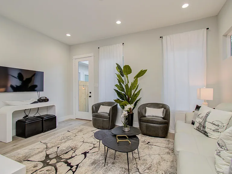 2105 Sam Wilson St #D — Photo 7