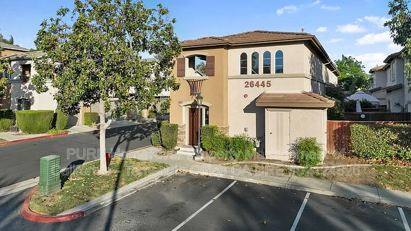 2 bed, 2.0 bath, 1213 sqft, $2,395 — Photo 1