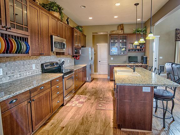 2nd image of 761 S Rock Creek Dr