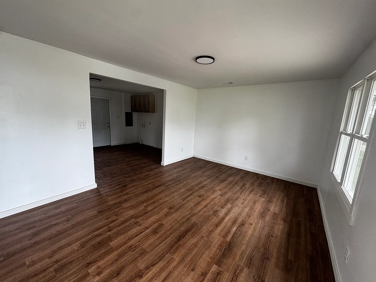 Building Photo - 23 7th Dr