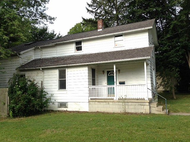 1st image of 714 E Chestnut St