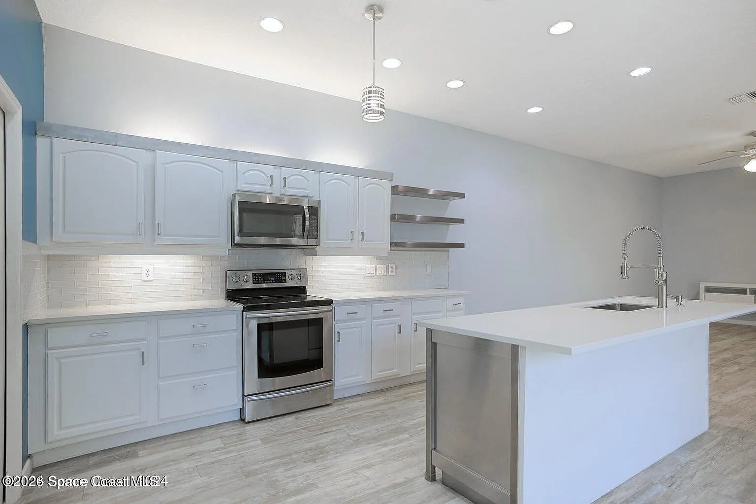 2 bed, 2.0 bath, 1749 sqft, $3,200 — Photo 4