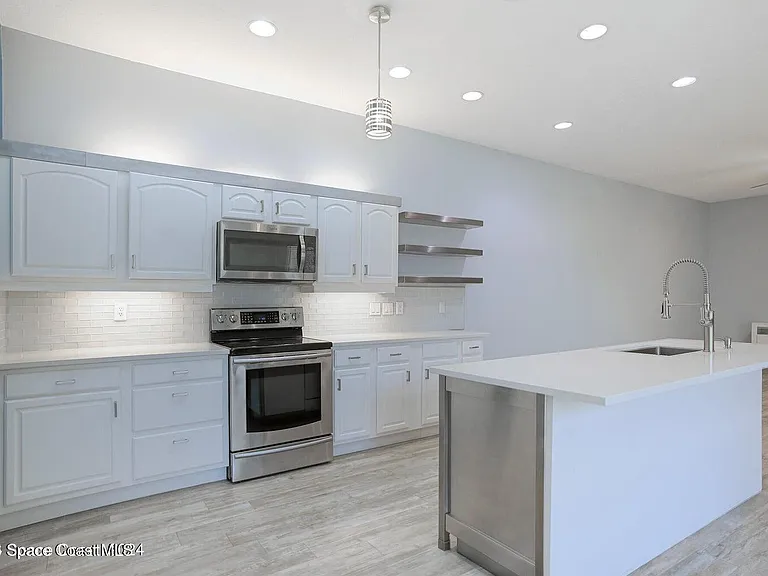 180 Tramore Pl — Photo 4