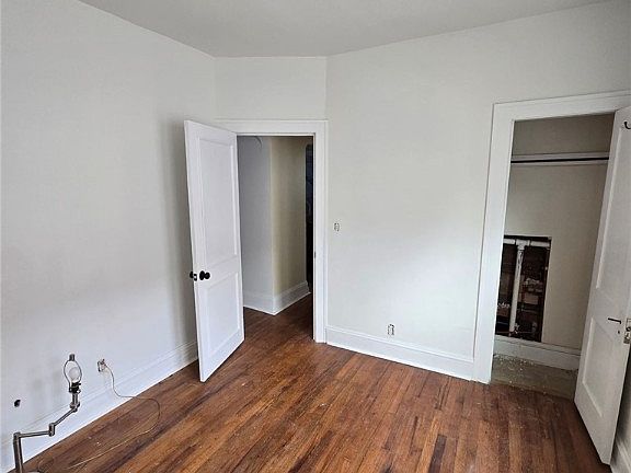 3rd image of 3619 W 122nd St