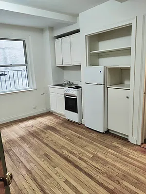 Rented by Bond New York | media 15
