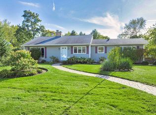 910 W North Ave, Lake Bluff, IL 60044