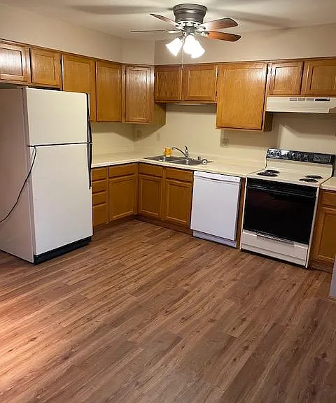2111 Parmenter St — Photo 3