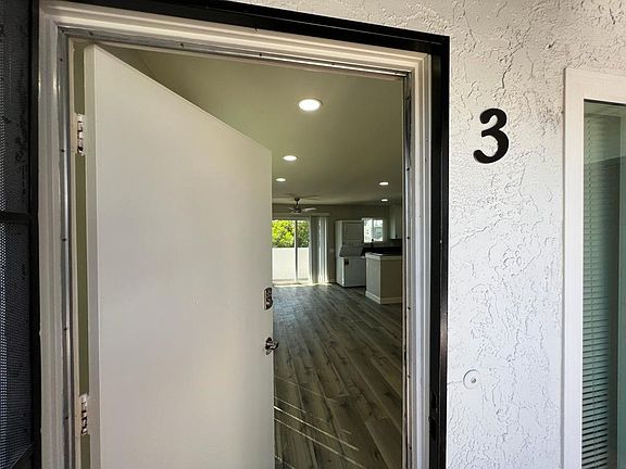 2nd image of 3755 47th St APT 3