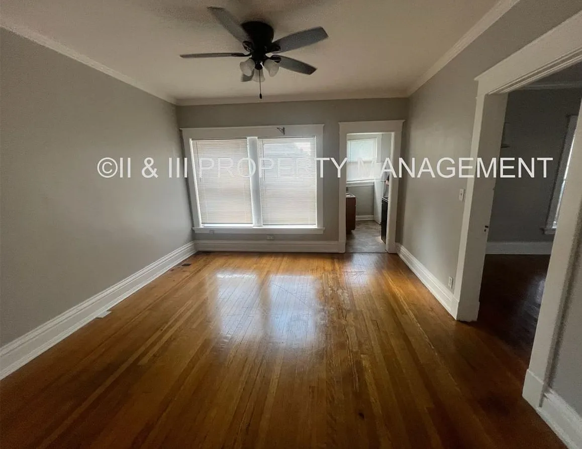 221 West 37th St Apt 1W - 1 — Photo 4