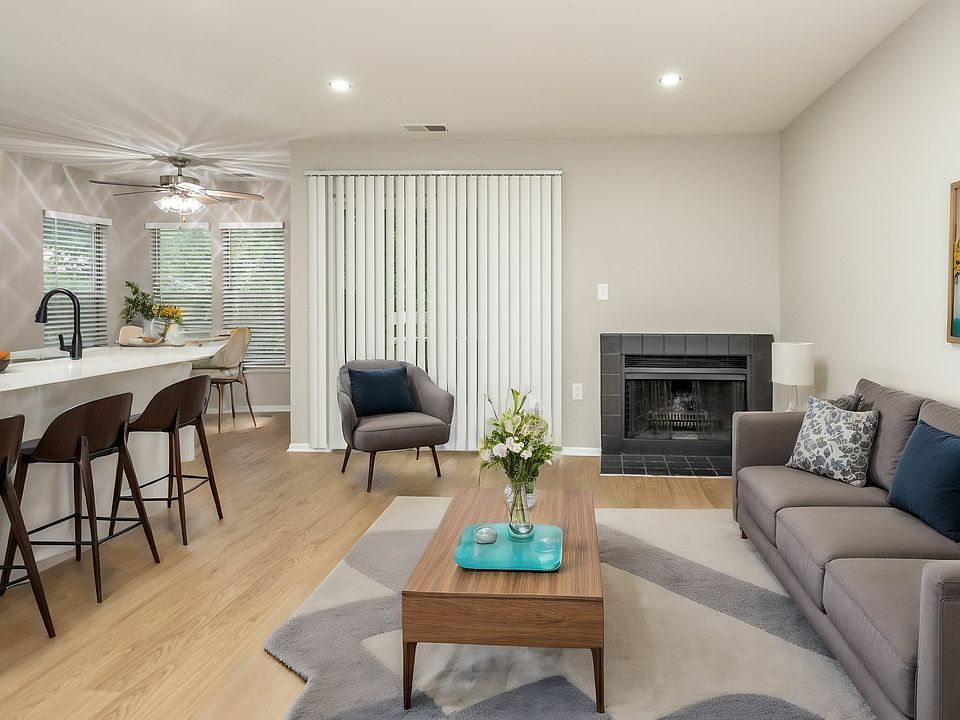 Spacious Interiors at Autumn Columbia Apartment Community
