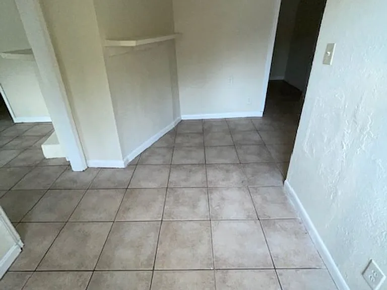 1703 McCarthy Ave — Photo 20
