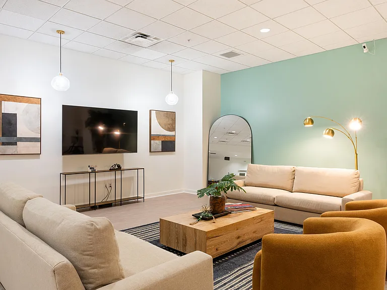 Miller and Rhoads Residences — Photo 31