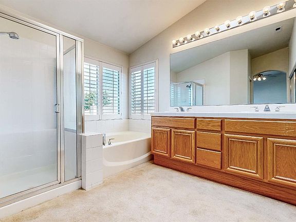 4th image of 2632 Arrowhead Drive