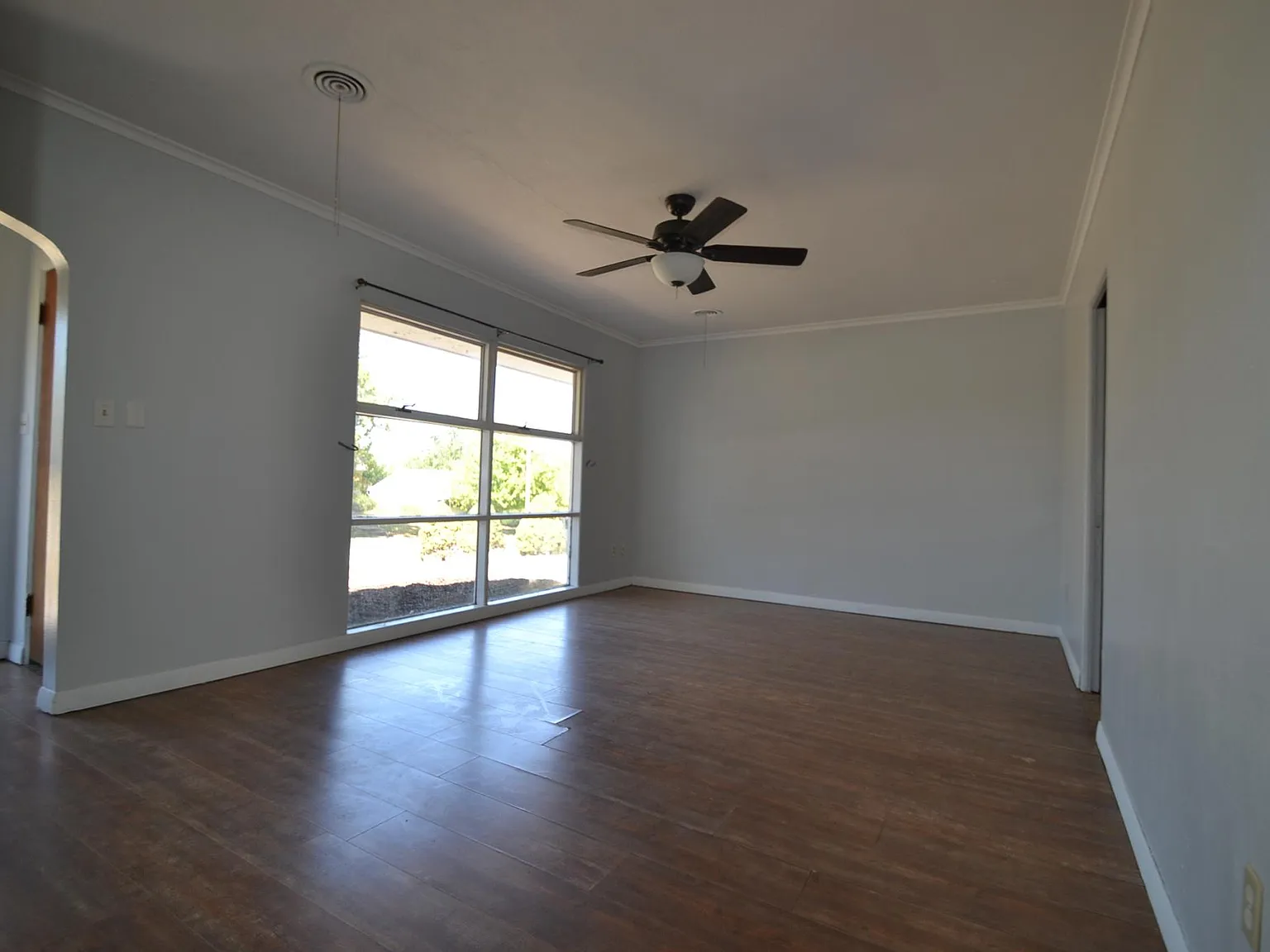 3 bed, 1236 sqft, $1,440 — Photo 2