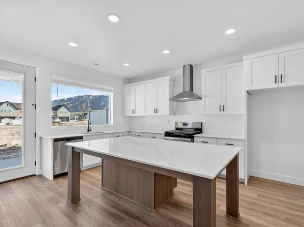 2755 N Galloway Ln, Plain City, UT 84404