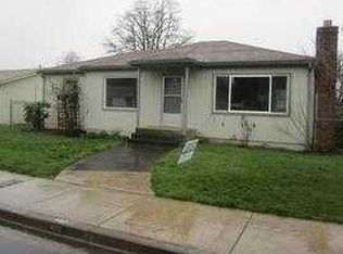 892 21st St, Springfield, OR 97477