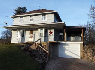 575 E State St, Iola, WI 54945