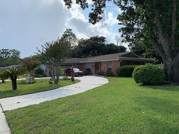 Right side circular driveway
