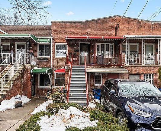 5th image of 1336 E 99th St