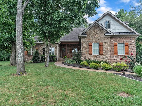 2nd image of 422 Evergreen Cir