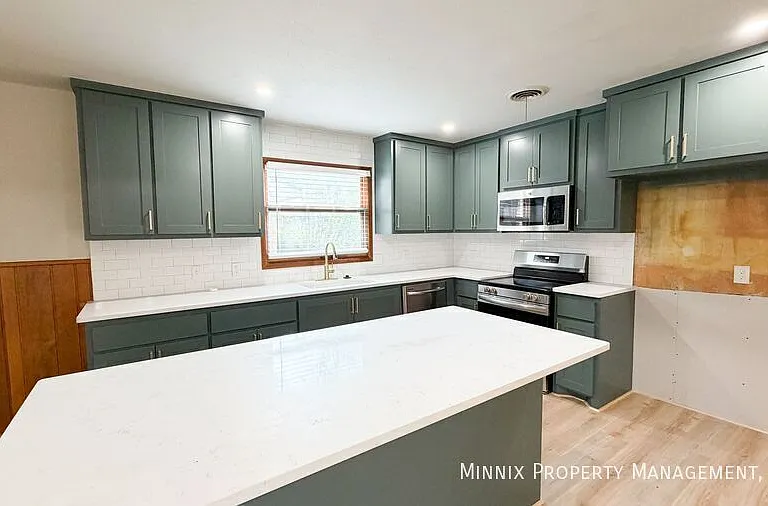 3405 55th St — Photo 3