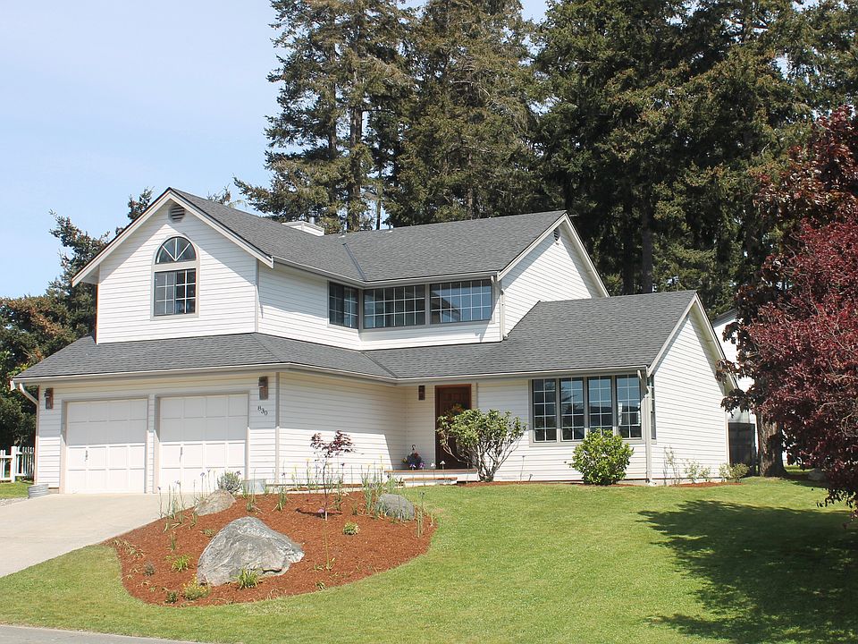 1st image of 830 SW Barrington Dr
