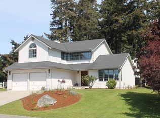 830 SW Barrington Dr, Oak Harbor, WA 98277