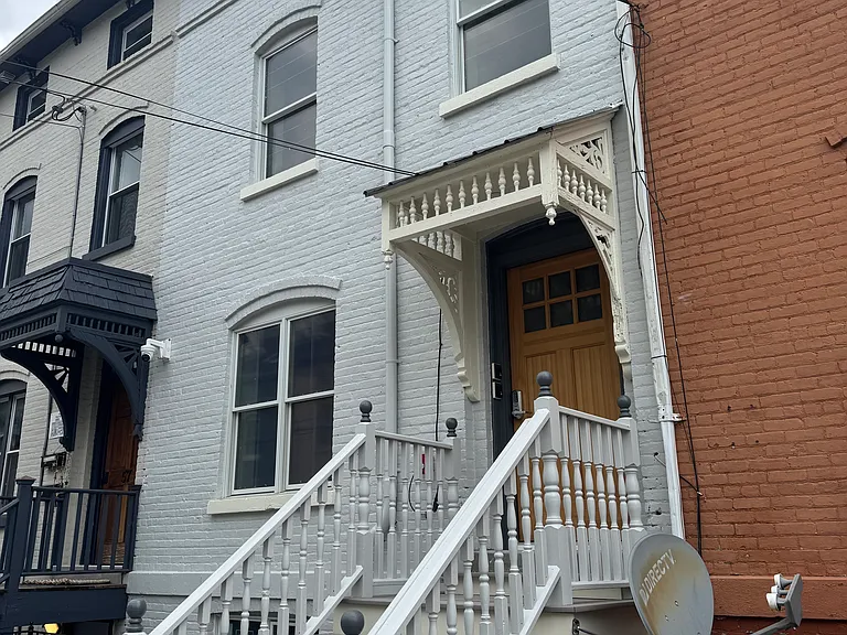 55 Lander St #2B — Photo 2
