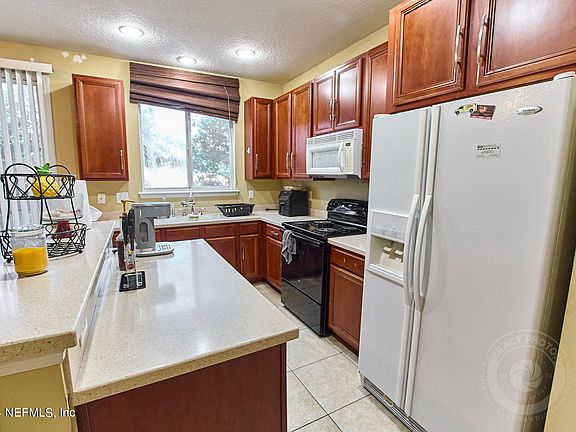 2nd image of 2398 SUNSET BLUFF Drive