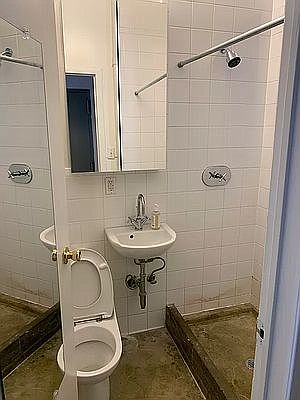 2nd image of 635 E 9th St APT 12