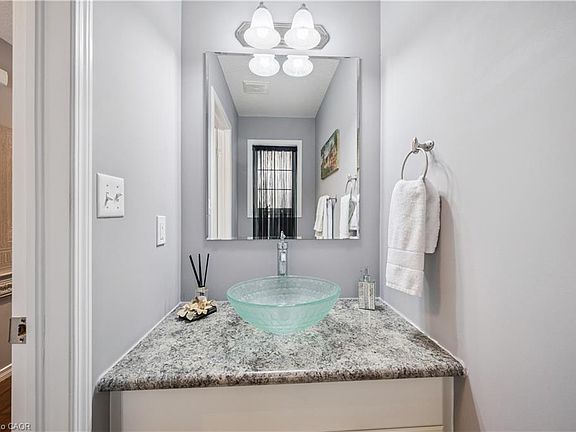 5th image of 7 Upper Mercer St #A4