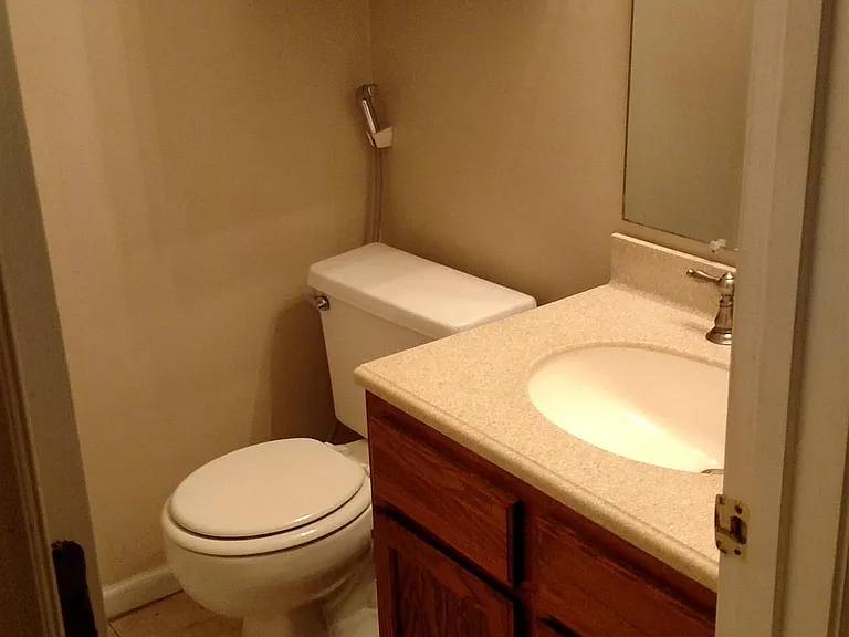 549 Wade Rd SE — Photo 16