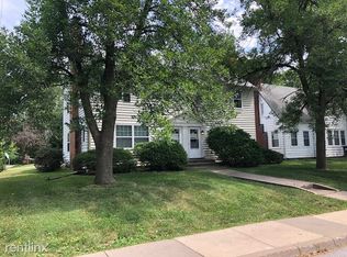 402 Melrose Ct #200, Iowa City, IA 52246