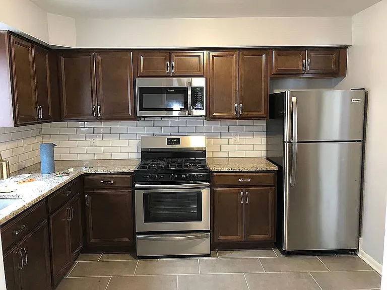 509 Catalpa Dr #1 — Photo 3