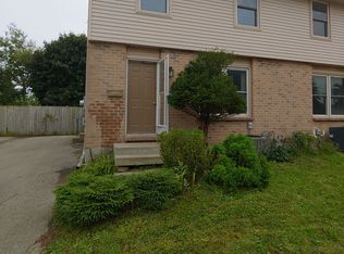 1004 Lawson Rd, London, ON N6G 3M2