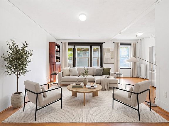 5th image of 1607 Commonwealth Ave APT 4