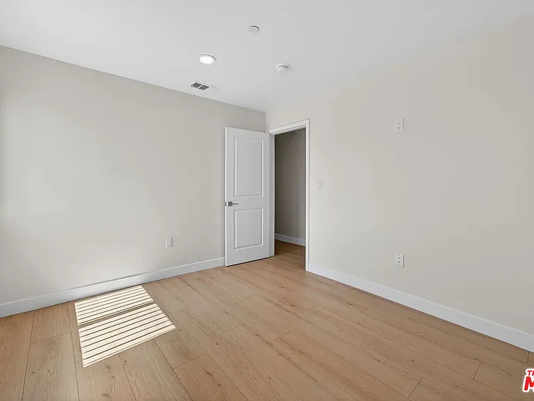 3436 Hunter St — Photo 36