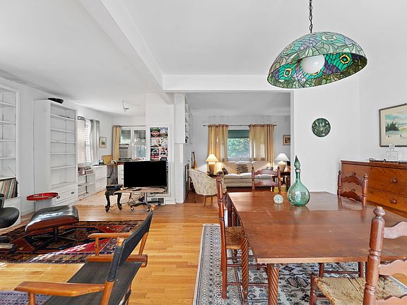 5th image of 308 Riverside Dr