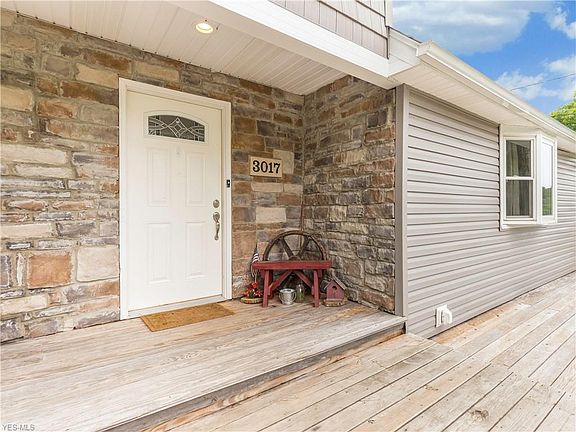 5th image of 3017 Oak St