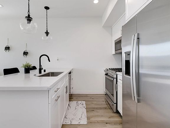 3rd image of 3093 Marquee Way