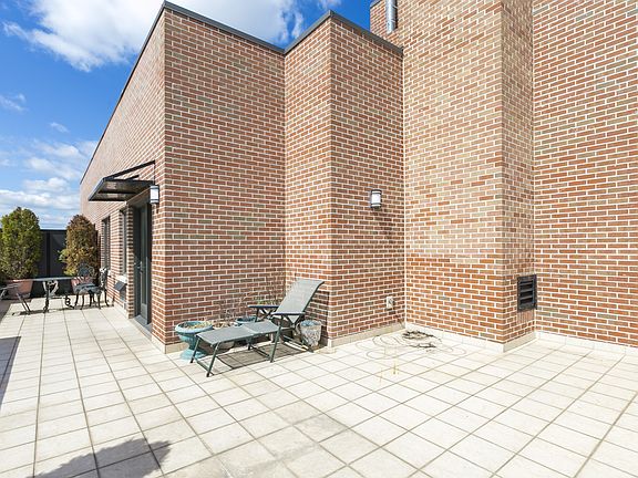 4th image of 3286 41st St APT 5A