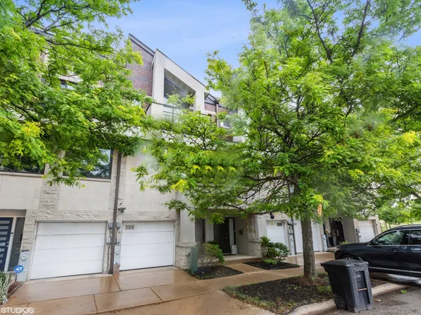 659 N Carpenter St, Chicago, IL 60642