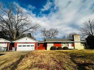 1016 W 18th Ave, Emporia, KS 66801