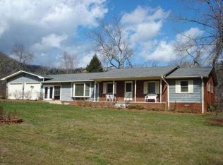 202 Bob Mark Trl, Rabun Gap, GA 30568