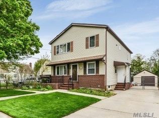 151 Poppy Ave, Franklin Square, NY 11010