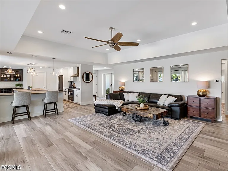 1029 Wittman Dr — Photo 4